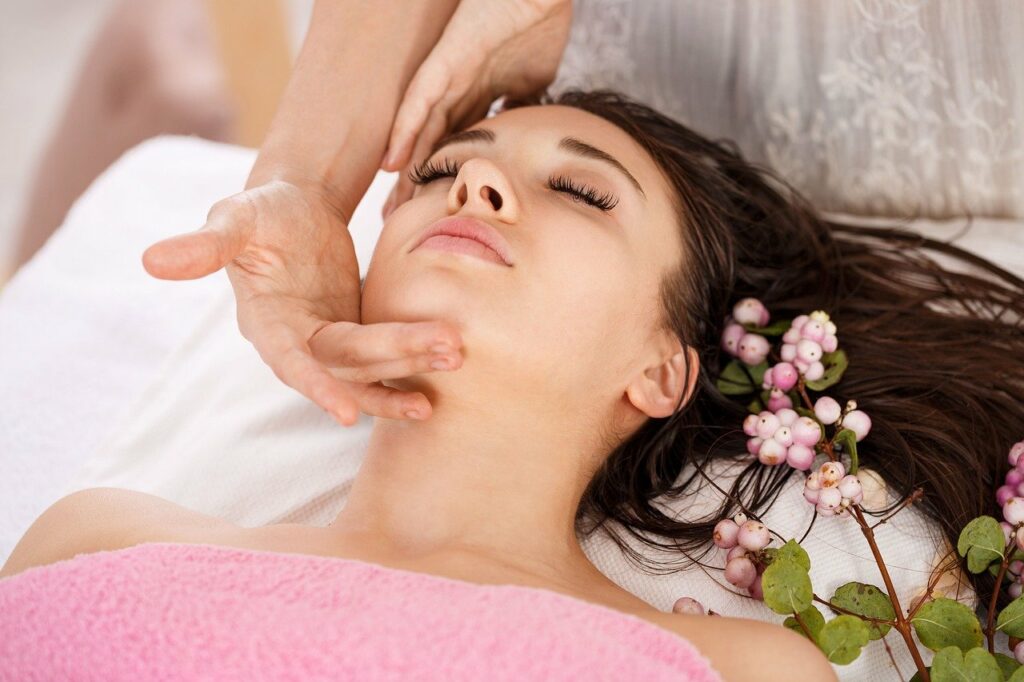 Monika-Klumpp-Kopfmassage-Ayurveda-Frauenheilkunde-Freudenstadt-Heilpraktiker-Beruhigen-Erholen